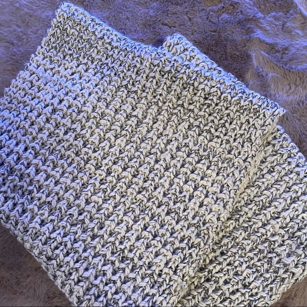๐ โข Garage Knit Infinity Scarf - Picture 2 of 2